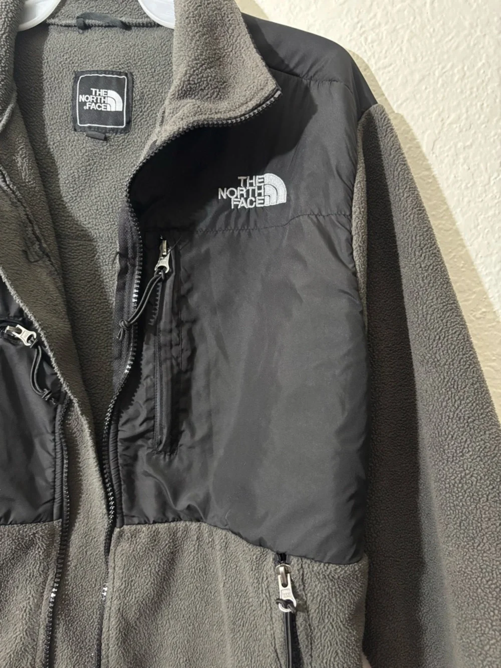 The North Face Men's Gray and Black Hybrid Fleece Puffer Jacket